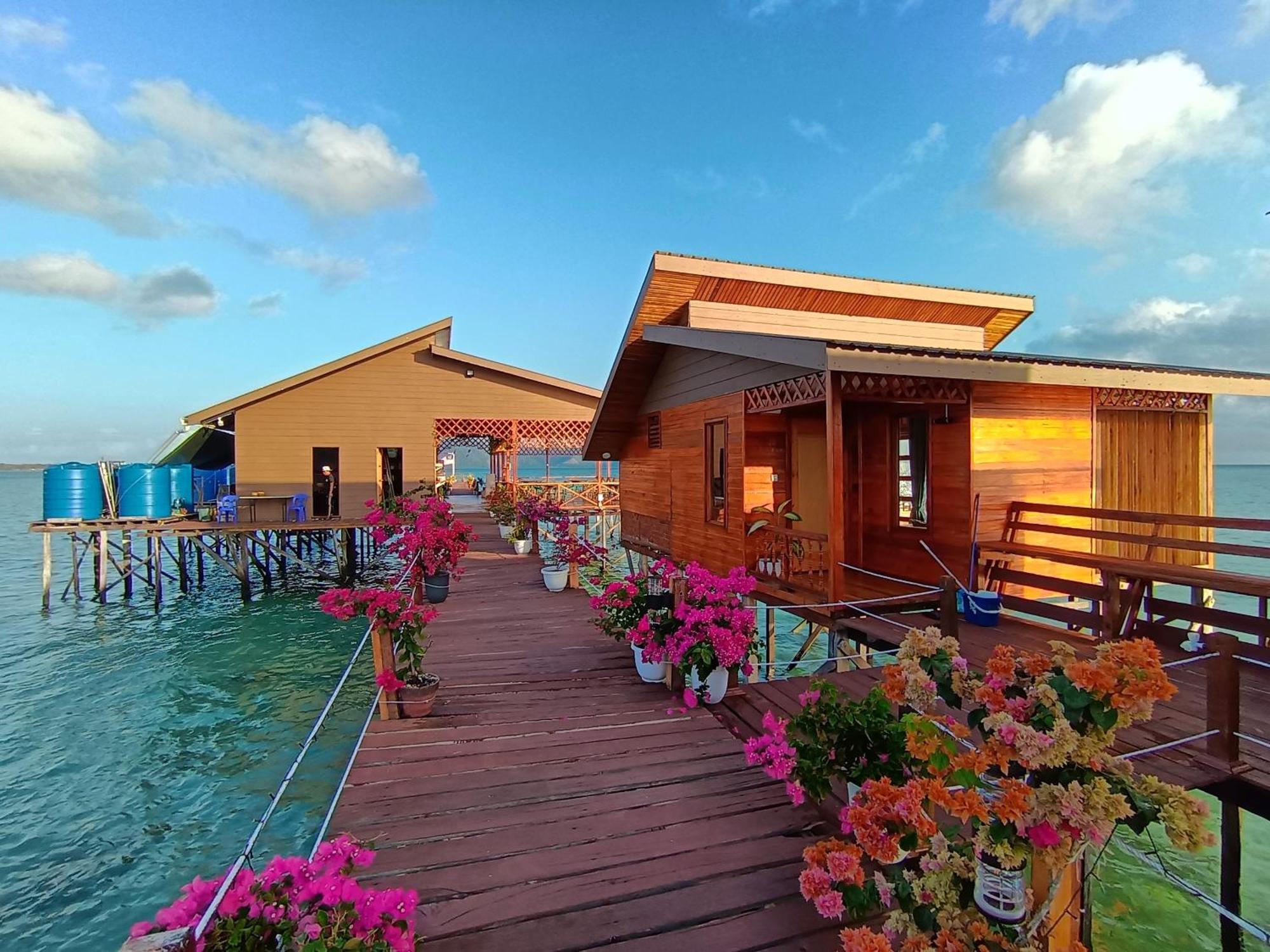 La Water House Semporna B&B 외부 사진